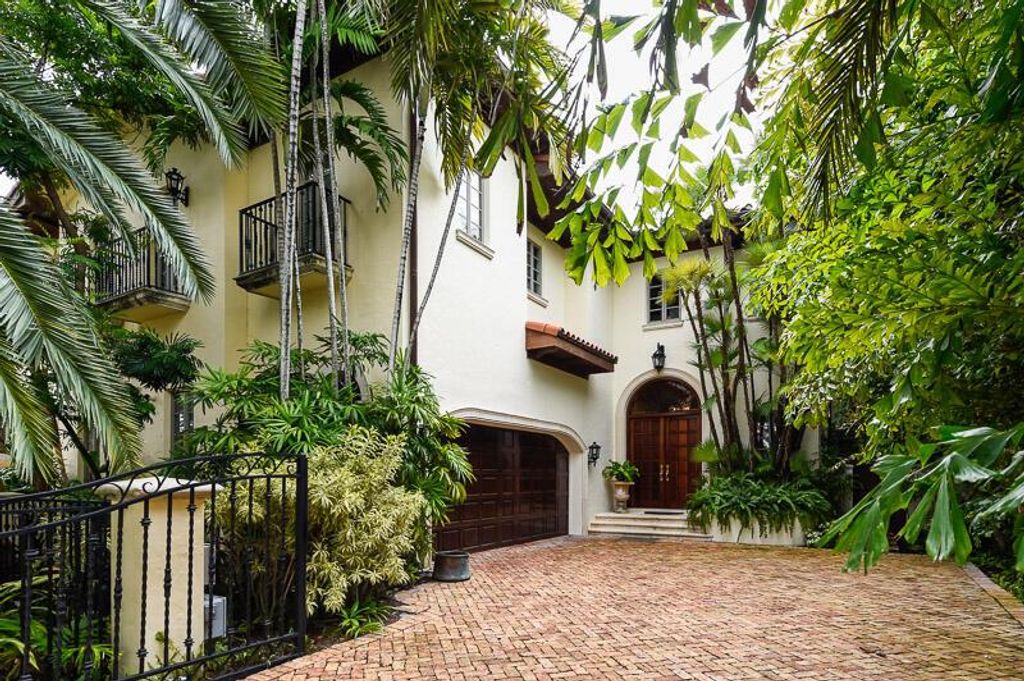446 Brazilian Avenue, Palm Beach, FL 33480