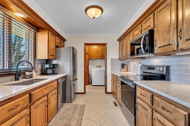 6902 E 14th St N, Wichita, KS 67206