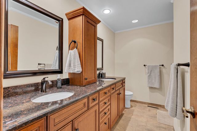 6902 E 14th St N, Wichita, KS 67206