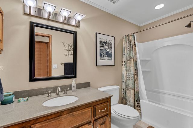 6902 E 14th St N, Wichita, KS 67206