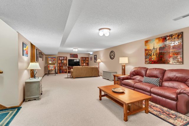 6902 E 14th St N, Wichita, KS 67206