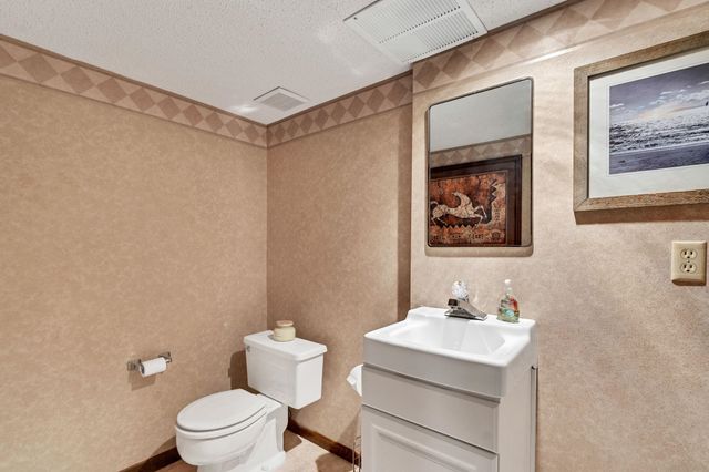 6902 E 14th St N, Wichita, KS 67206