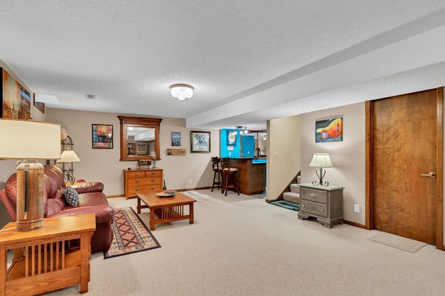 6902 E 14th St N, Wichita, KS 67206