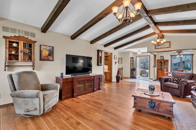 6902 E 14th St N, Wichita, KS 67206