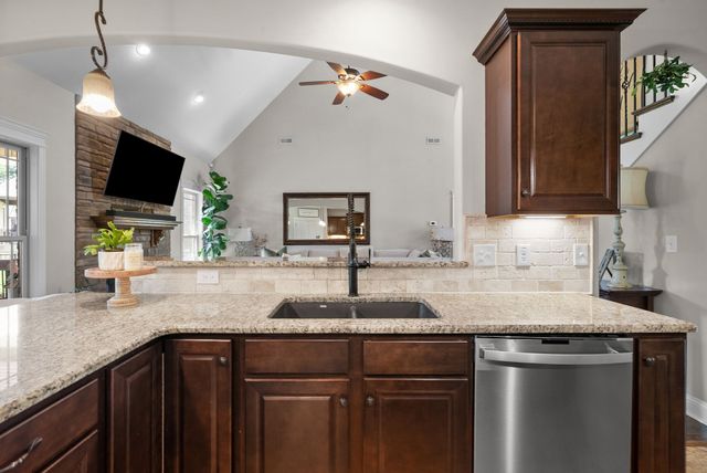 1165 Buggy Cv, Clarksville, TN 37043