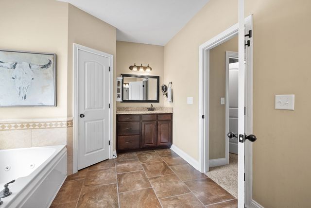 1165 Buggy Cv, Clarksville, TN 37043