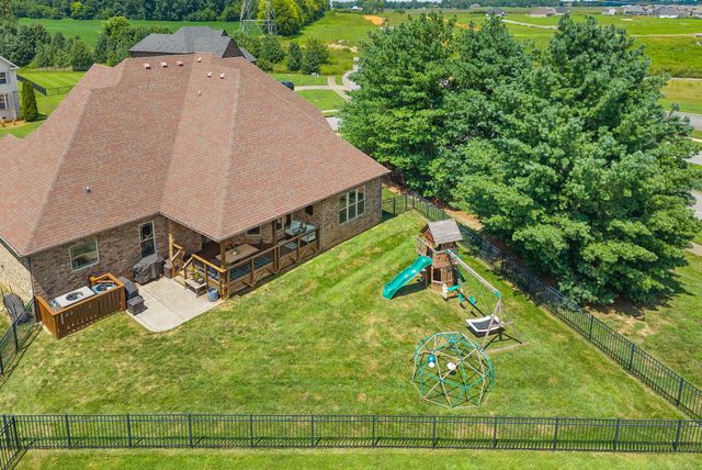 1165 Buggy Cv, Clarksville, TN 37043