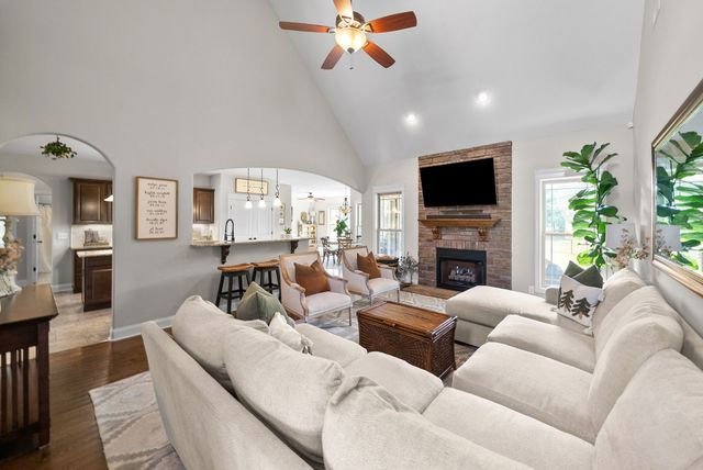1165 Buggy Cv, Clarksville, TN 37043