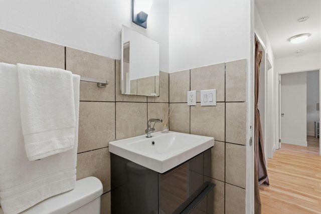 1903 Alvason Avenue, Columbus, OH 43219