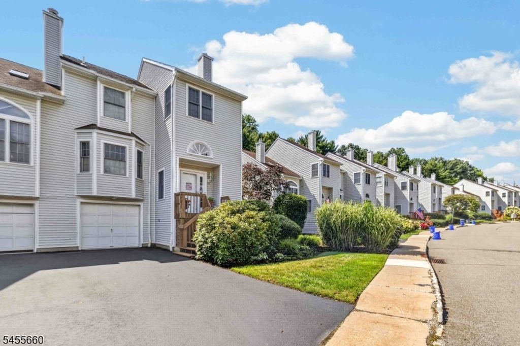44 Ryan Ln, Lincoln Park Boro, NJ 07035 — photo 2