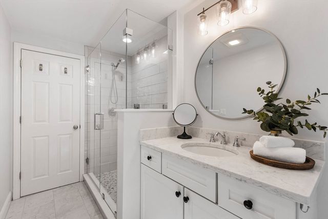 17 Mitchell Grant Way 17, Bedford, MA 01730