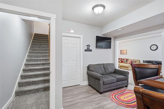 4610 E Valdez Drive, Des Moines, IA 50317