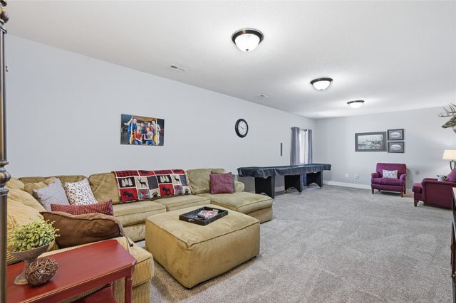 4610 E Valdez Drive, Des Moines, IA 50317