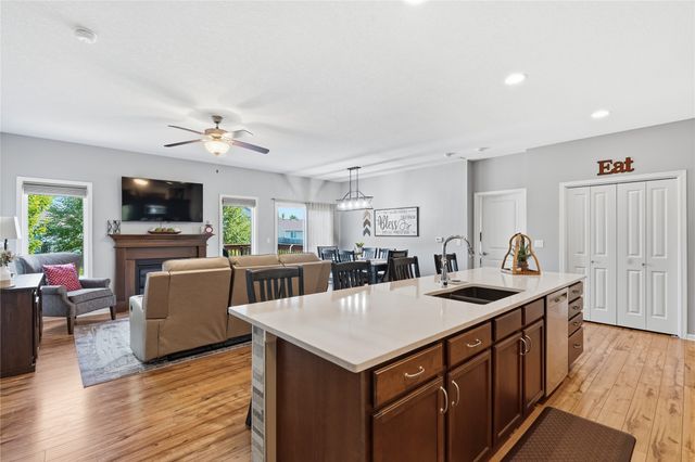 4610 E Valdez Drive, Des Moines, IA 50317