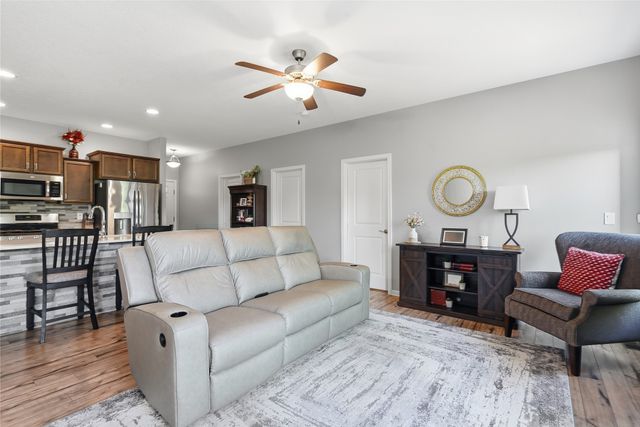 4610 E Valdez Drive, Des Moines, IA 50317