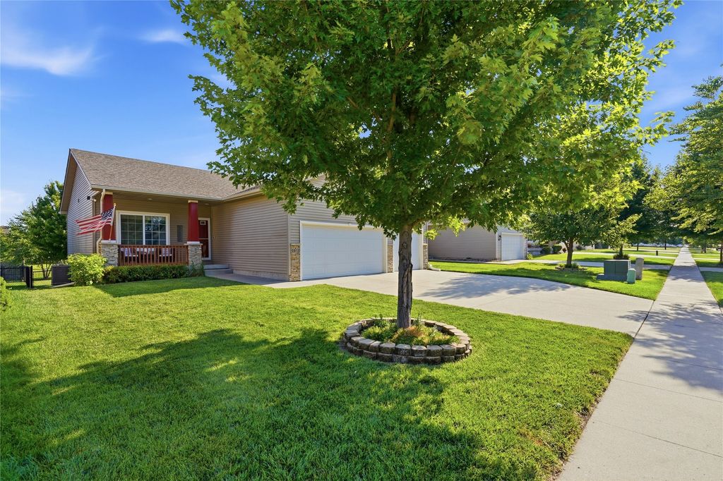 4610 E Valdez Drive, Des Moines, IA 50317