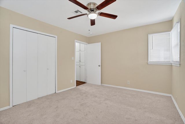 1102 Poindexter Avenue, Cleburne, TX 76033