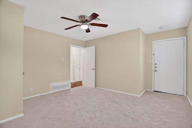1102 Poindexter Avenue, Cleburne, TX 76033