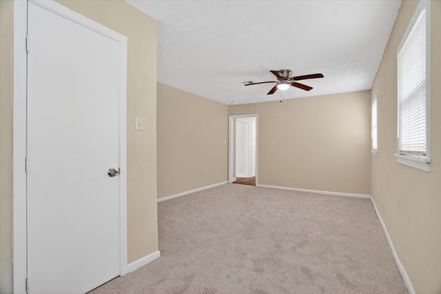 1102 Poindexter Avenue, Cleburne, TX 76033