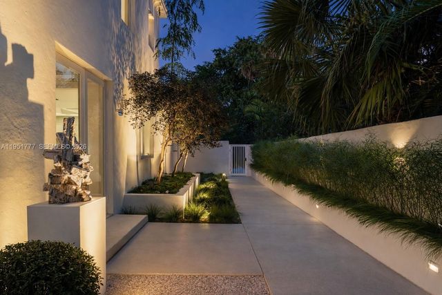 3325 Pine Tree Drive, Miami Beach, FL 33140