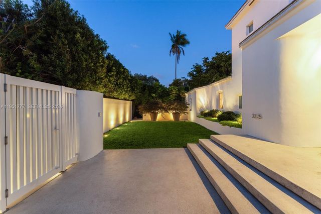3325 Pine Tree Drive, Miami Beach, FL 33140