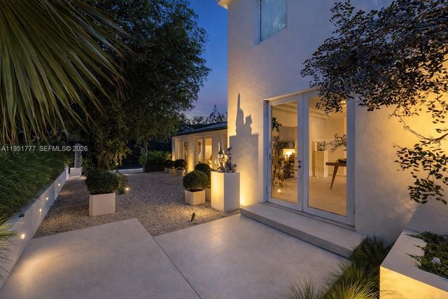 3325 Pine Tree Drive, Miami Beach, FL 33140