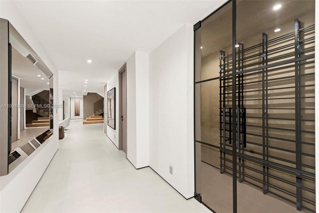 3209 NE 169th St, North Miami Beach, FL 33160