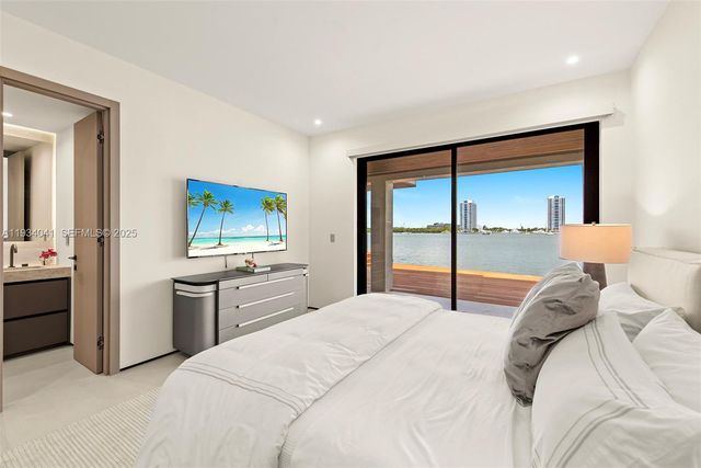 3209 NE 169th St, North Miami Beach, FL 33160