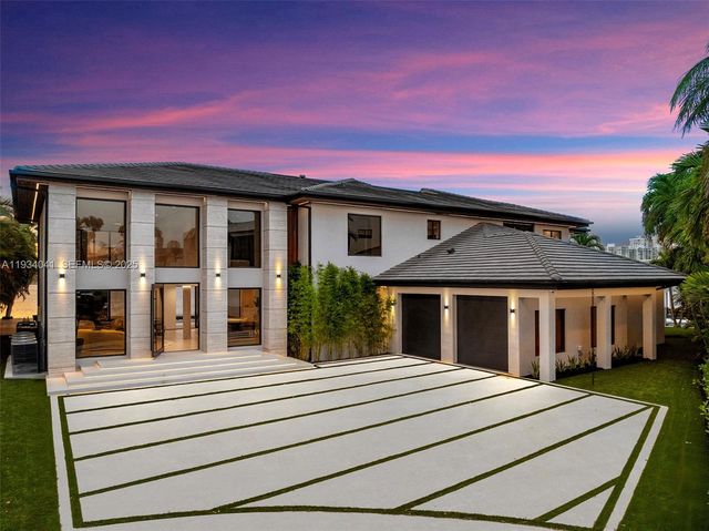 3209 NE 169th St, North Miami Beach, FL 33160