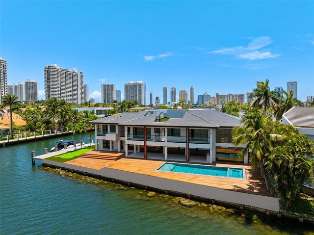 3209 NE 169th St, North Miami Beach, FL 33160