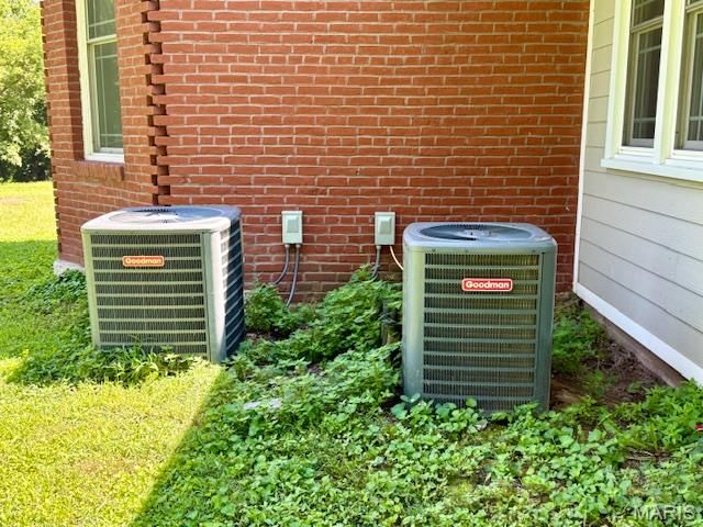 12397 Apache Drive, New London, MO 63459