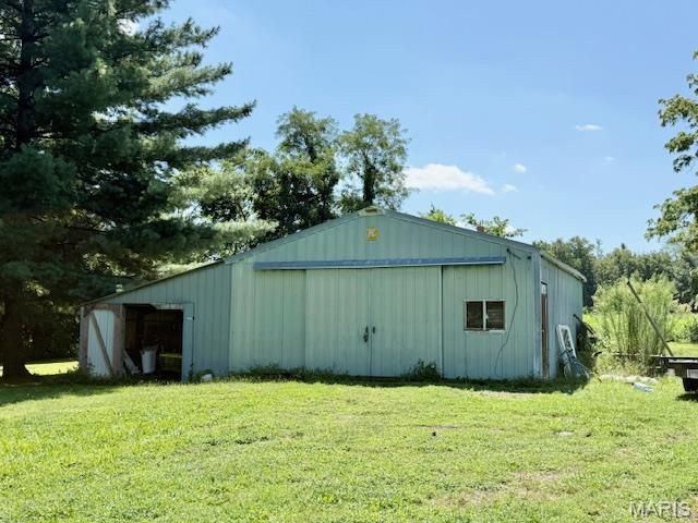 12397 Apache Drive, New London, MO 63459