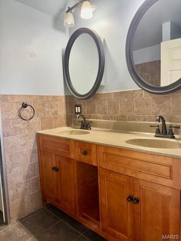 12397 Apache Drive, New London, MO 63459