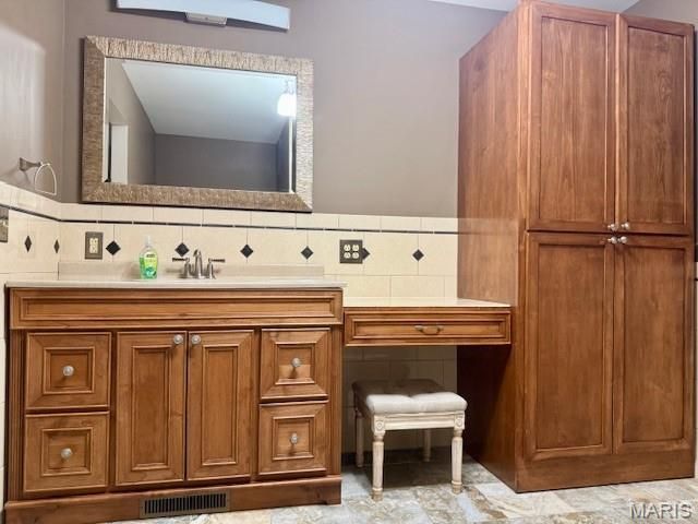 12397 Apache Drive, New London, MO 63459