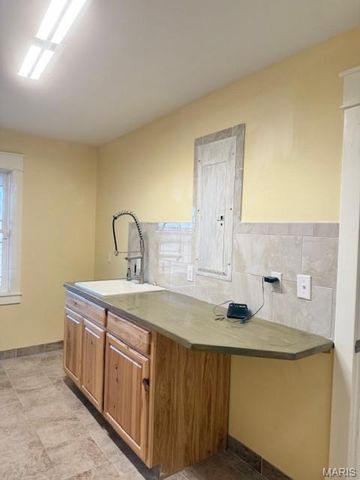 12397 Apache Drive, New London, MO 63459