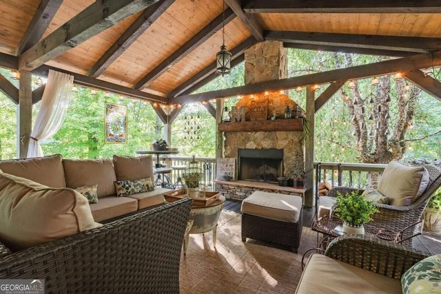 270 Stone Lane, Blue Ridge, GA 30513