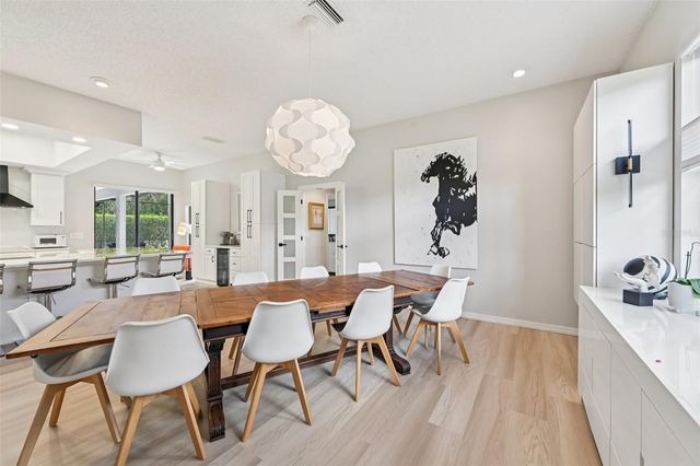 4719 MEADOWVIEW CIRCLE, Sarasota, FL 34233