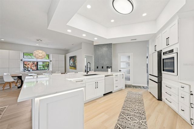 4719 MEADOWVIEW CIRCLE, Sarasota, FL 34233