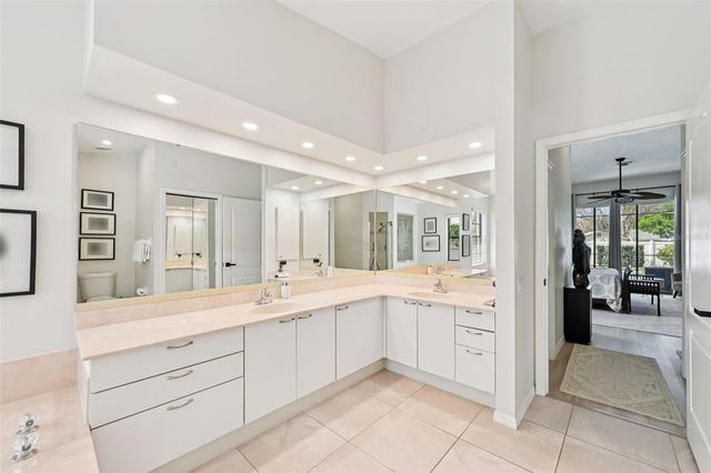 4719 MEADOWVIEW CIRCLE, Sarasota, FL 34233