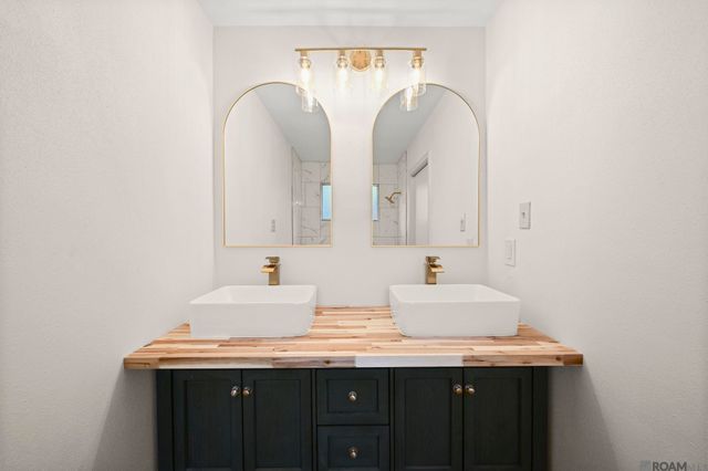 9556 Fairway Dr, Denham Springs, LA 70726