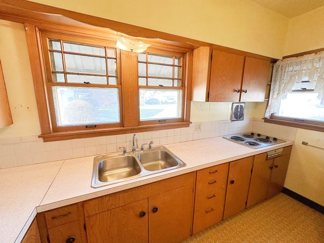 1126 E Main Street, Streator, IL 61364