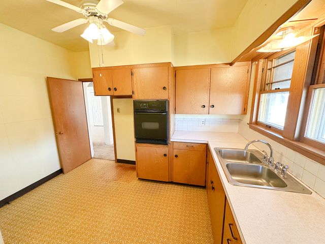 1126 E Main Street, Streator, IL 61364