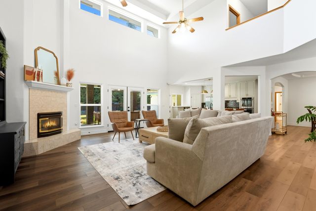 1646 S Bluegrass Court, Visalia, CA 93277