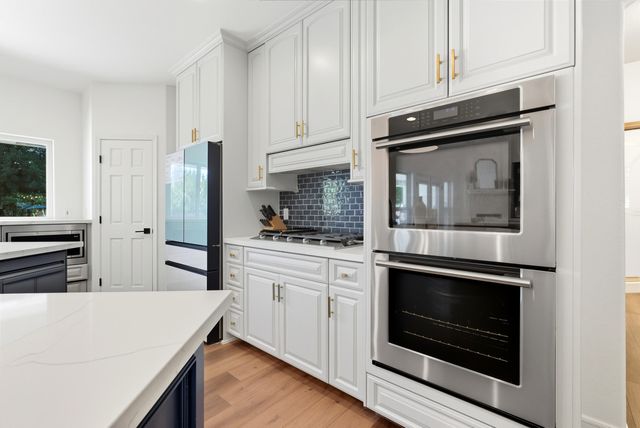 1646 S Bluegrass Court, Visalia, CA 93277