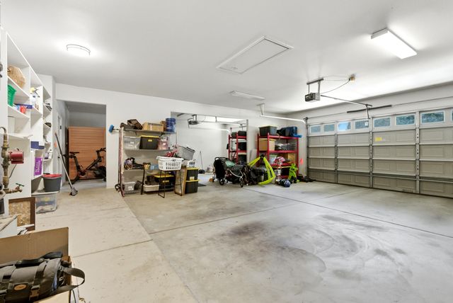 1646 S Bluegrass Court, Visalia, CA 93277