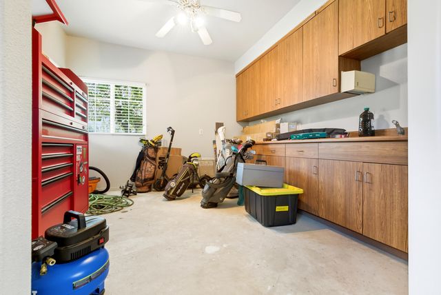 1646 S Bluegrass Court, Visalia, CA 93277