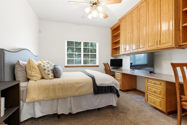 1646 S Bluegrass Court, Visalia, CA 93277