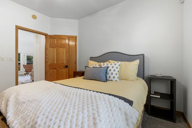 1646 S Bluegrass Court, Visalia, CA 93277