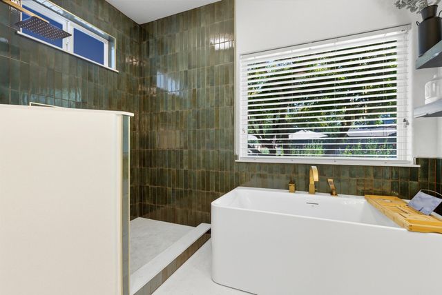 1646 S Bluegrass Court, Visalia, CA 93277