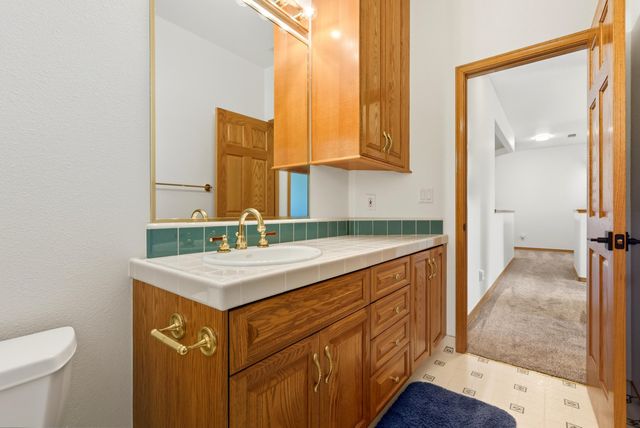 1646 S Bluegrass Court, Visalia, CA 93277